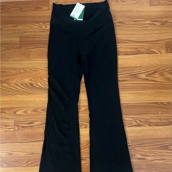 NWT womens medium Halara Yoga Pants! - Picture 1 of 2